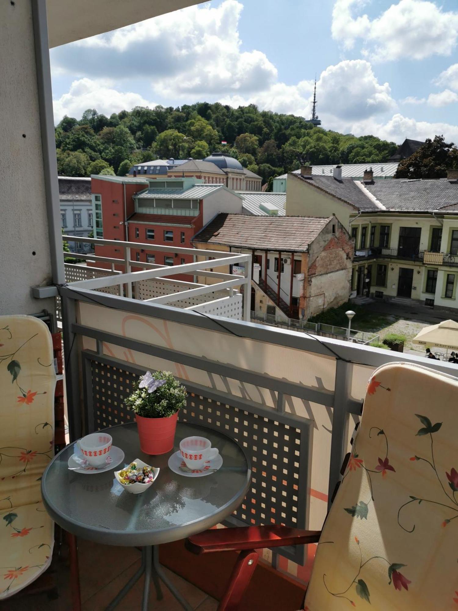 Dia Apartman Miskolc Luaran gambar