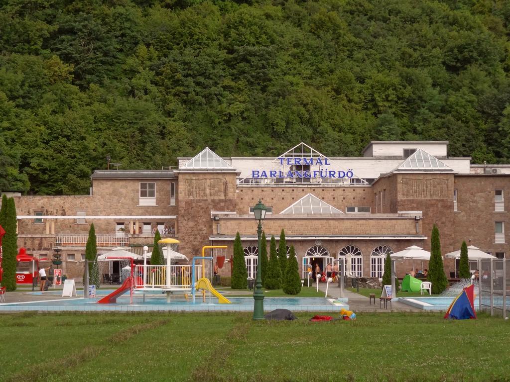 Dia Apartman Miskolc Luaran gambar