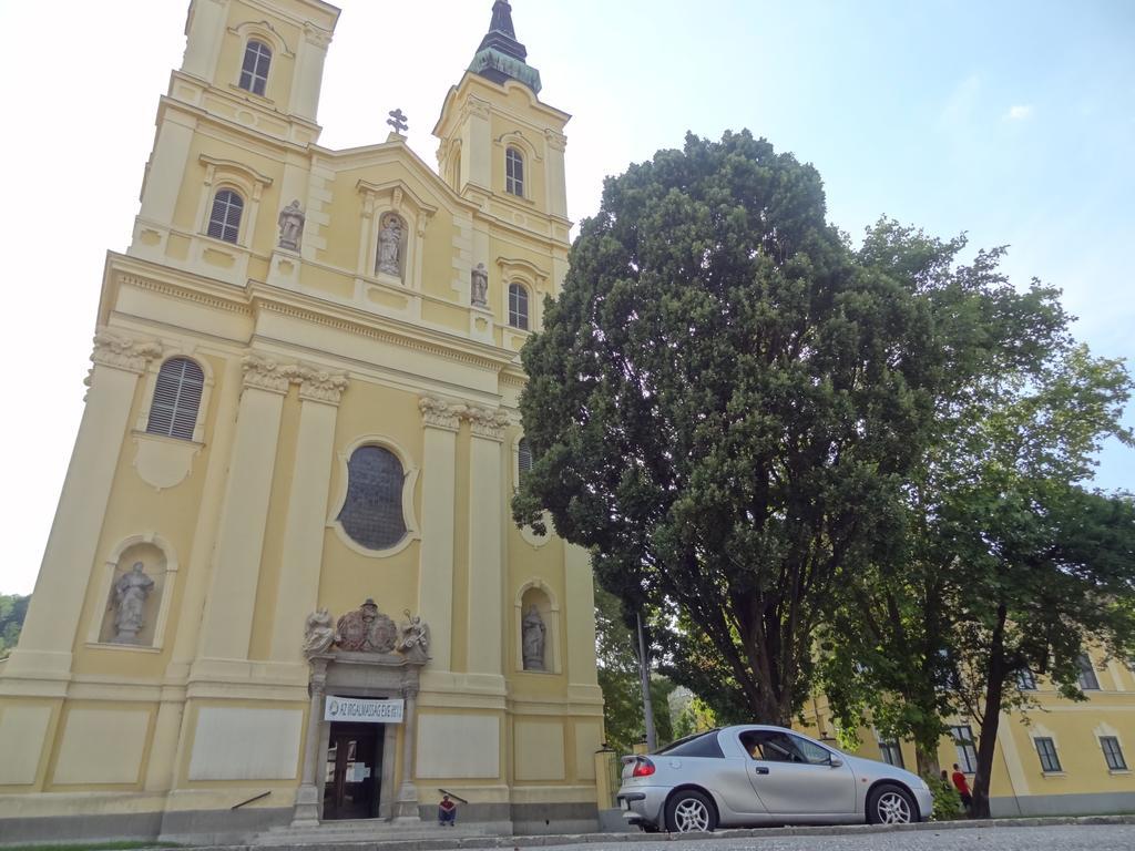 Dia Apartman Miskolc Luaran gambar