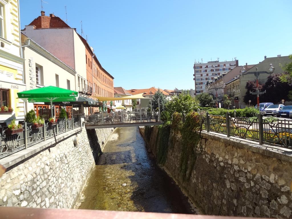 Dia Apartman Miskolc Luaran gambar